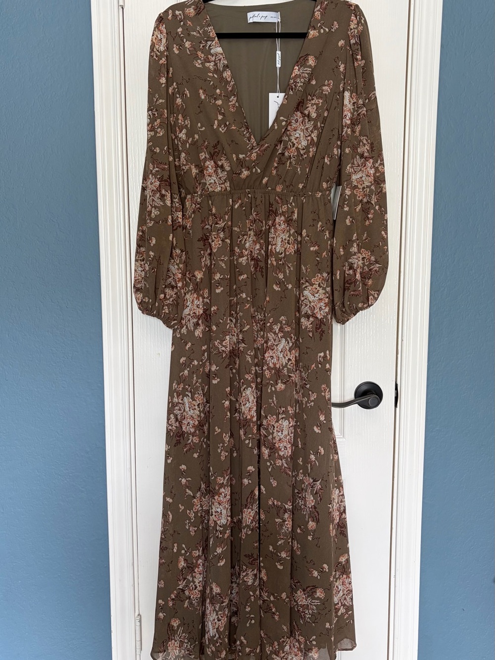 Petal & Pup Anisa Maxi Dress - Olive - Picture 2 of 4